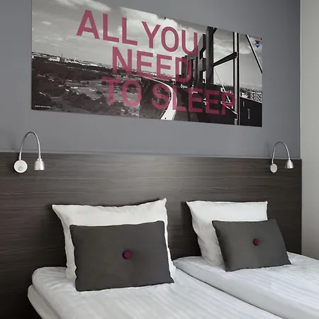 Hotell Express 2*
